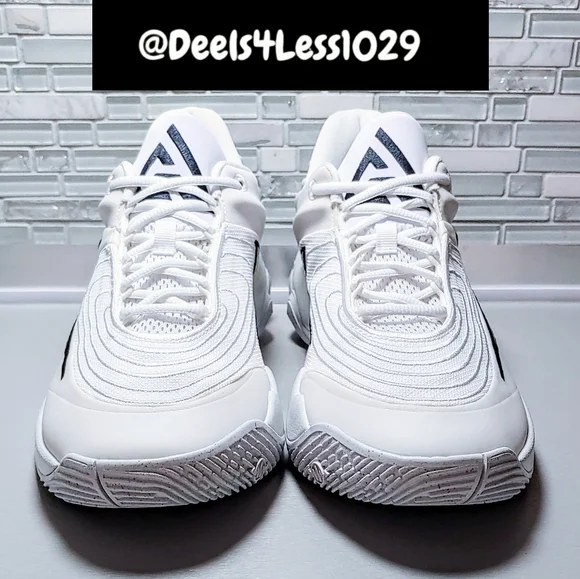 Nike Giannis Immortality 4 Mens Size 11 White Pure Platinum - Picture 2 of 6